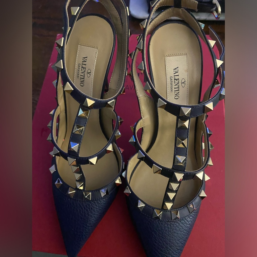 Navy valentino rockstud excellent condition